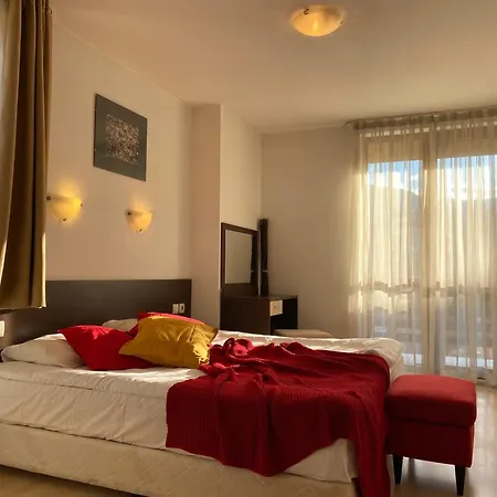 Banderitsa In With Queen Size Bed And Kitchen N5181 Apartment *