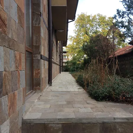 Apartment Banderitsa In With Queen Size Bed And Kitchen N5181 *